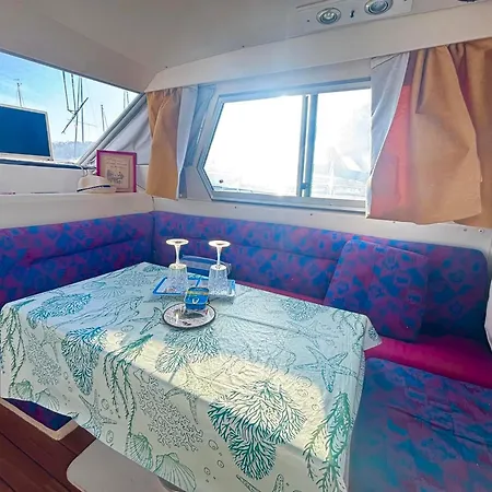 Hotel na wodzie Bateau Le Cezar Dives-sur-Mer