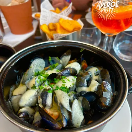 Bateau Le Cezar * ديف-سو-مير