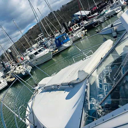 Bateau Le Cezar * ديف-سو-مير