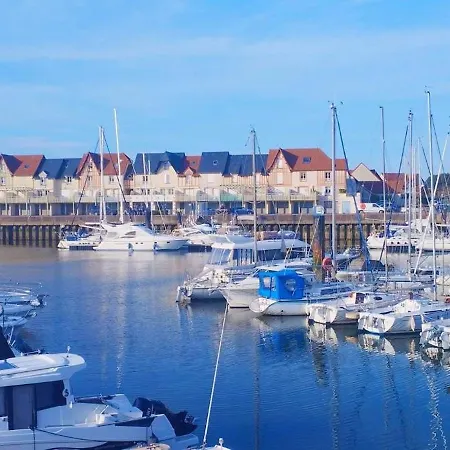 بوتيل Bateau Le Cezar